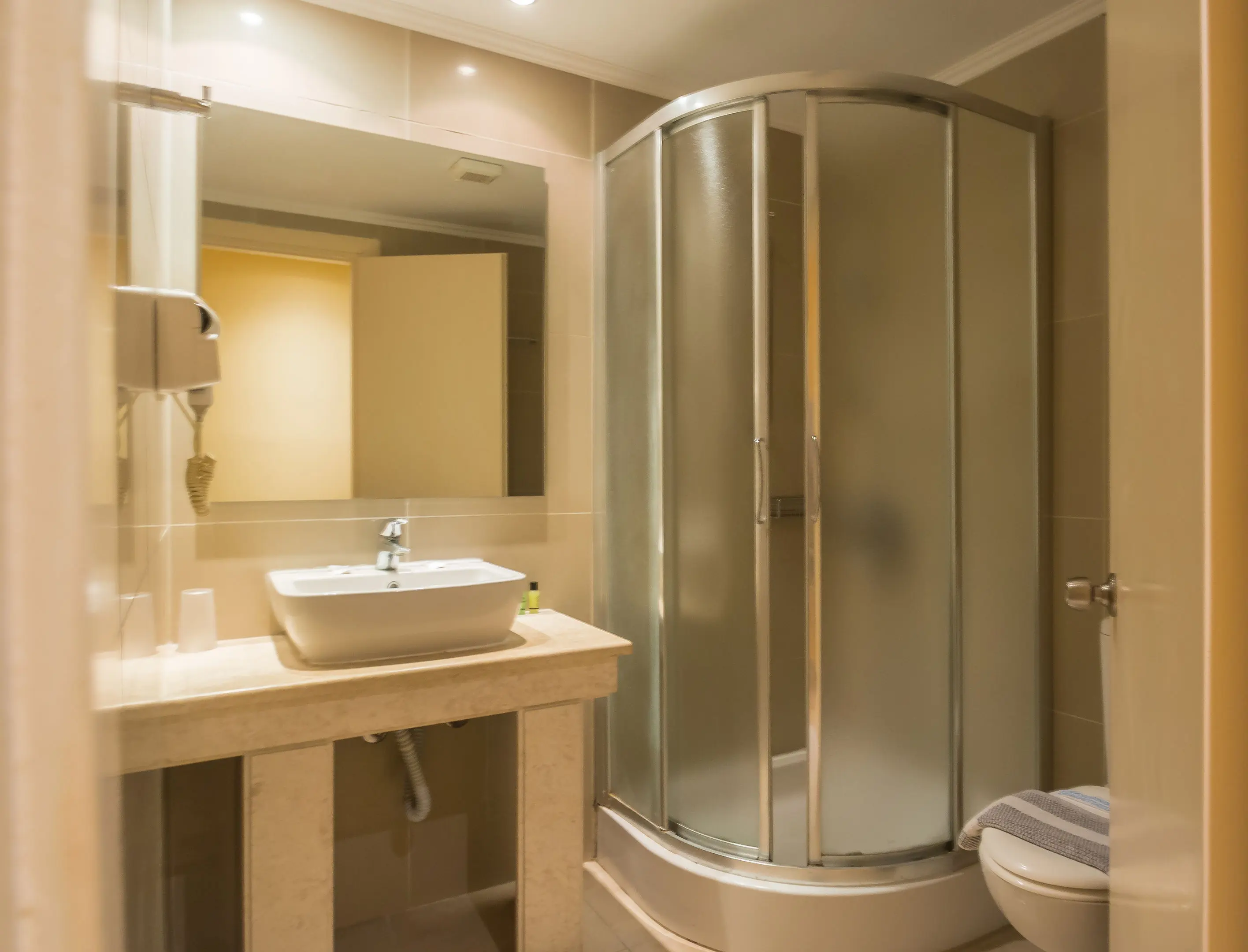 Coral Hotel gallery image 10