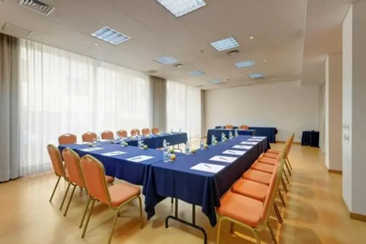 Tryp Porto Centro gallery image 16