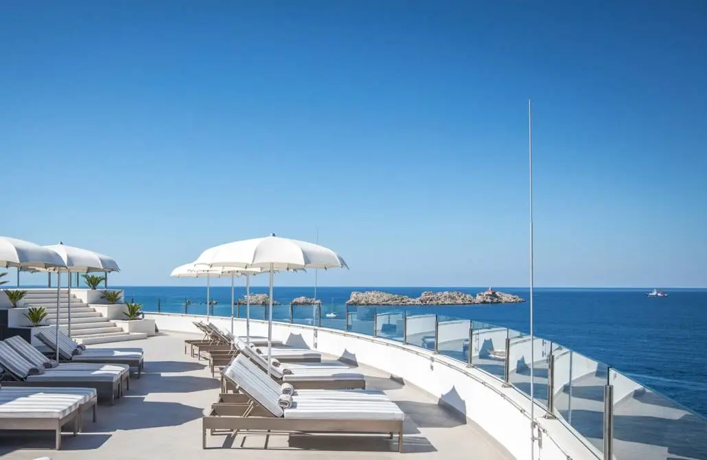 Royal Blue Hotel gallery image 2