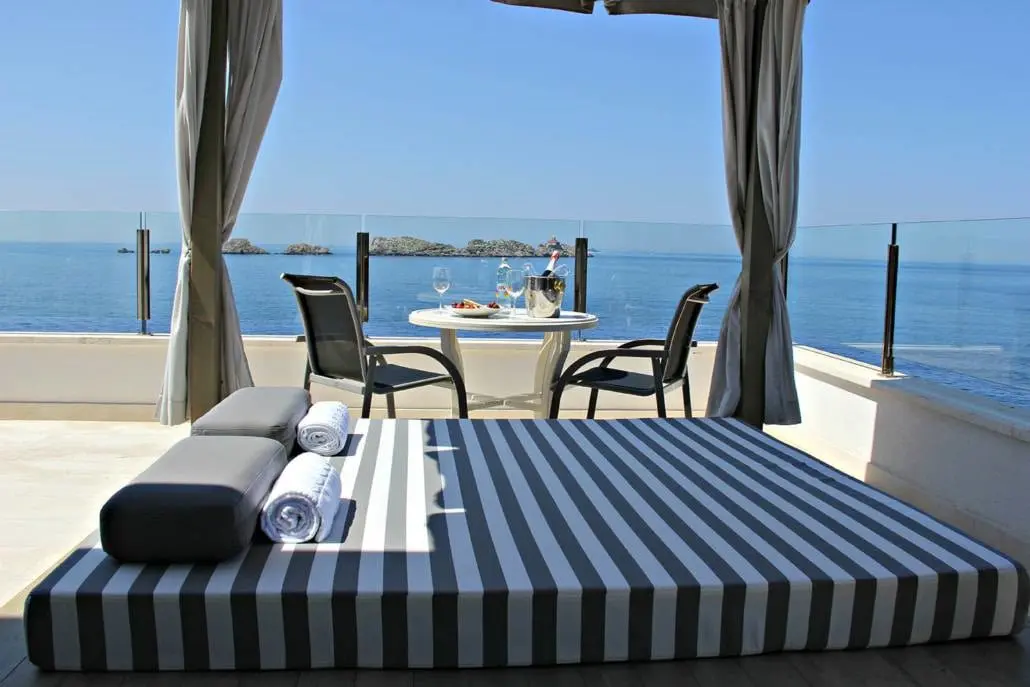 Royal Blue Hotel gallery image 4