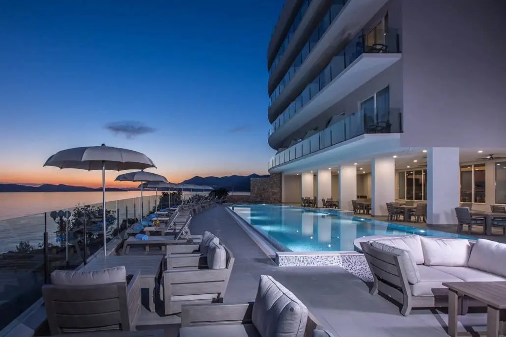 Royal Blue Hotel gallery image 9