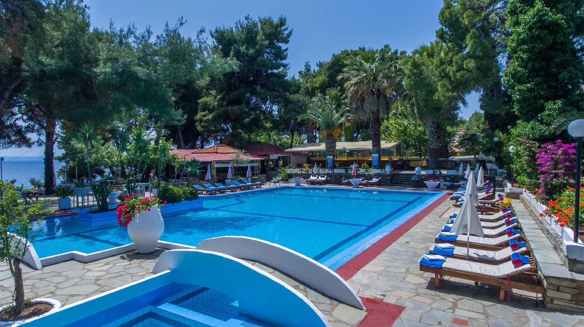Porfi Beach Hotel