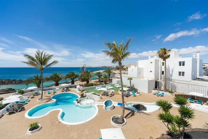 Neptuno Suites gallery image 3