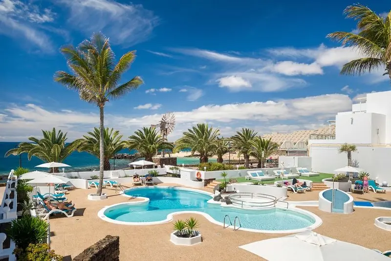 Neptuno Suites gallery image 1