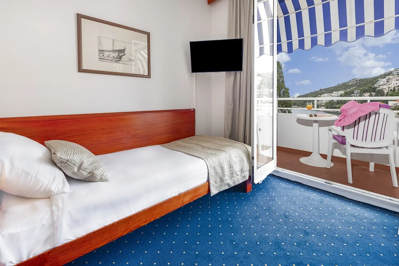 Komodor Hotel gallery image 14
