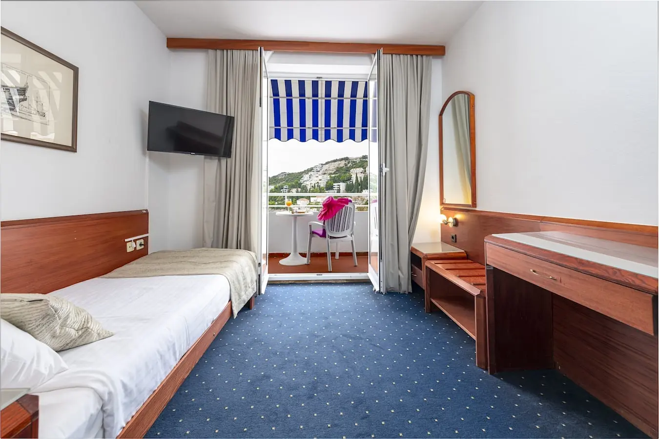 Komodor Hotel gallery image 15