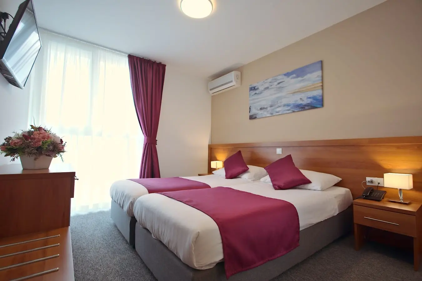 Komodor Hotel gallery image 16