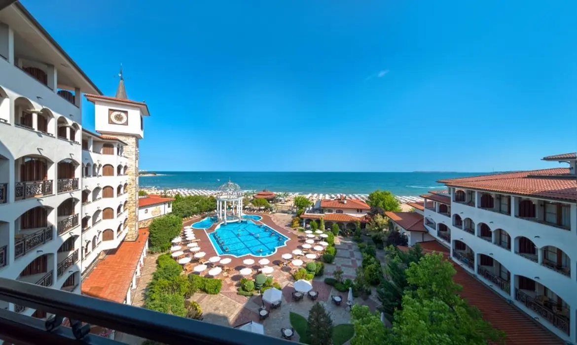 Royal Palace Helena Sands