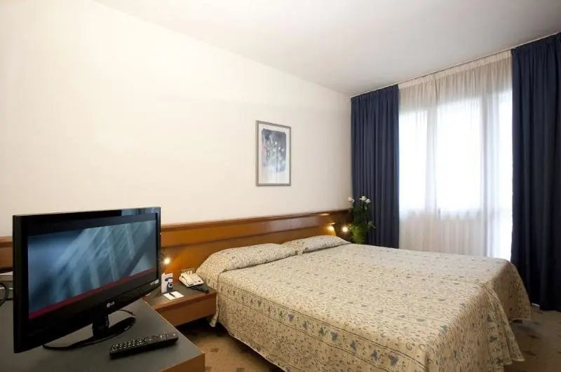 Hotel Du Parc gallery image 4