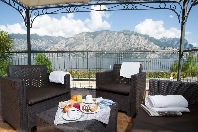 Hotel Sole Malcesine gallery image 1