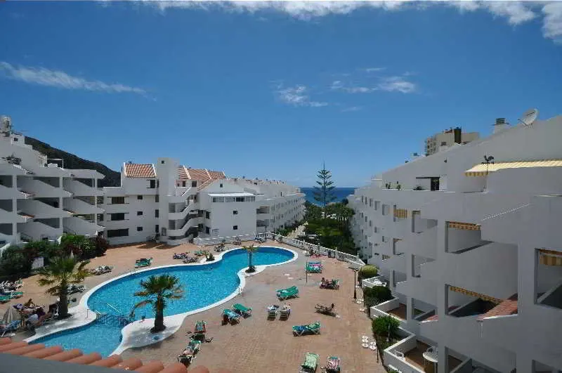 Paloma Beach Apartments gallery image 1