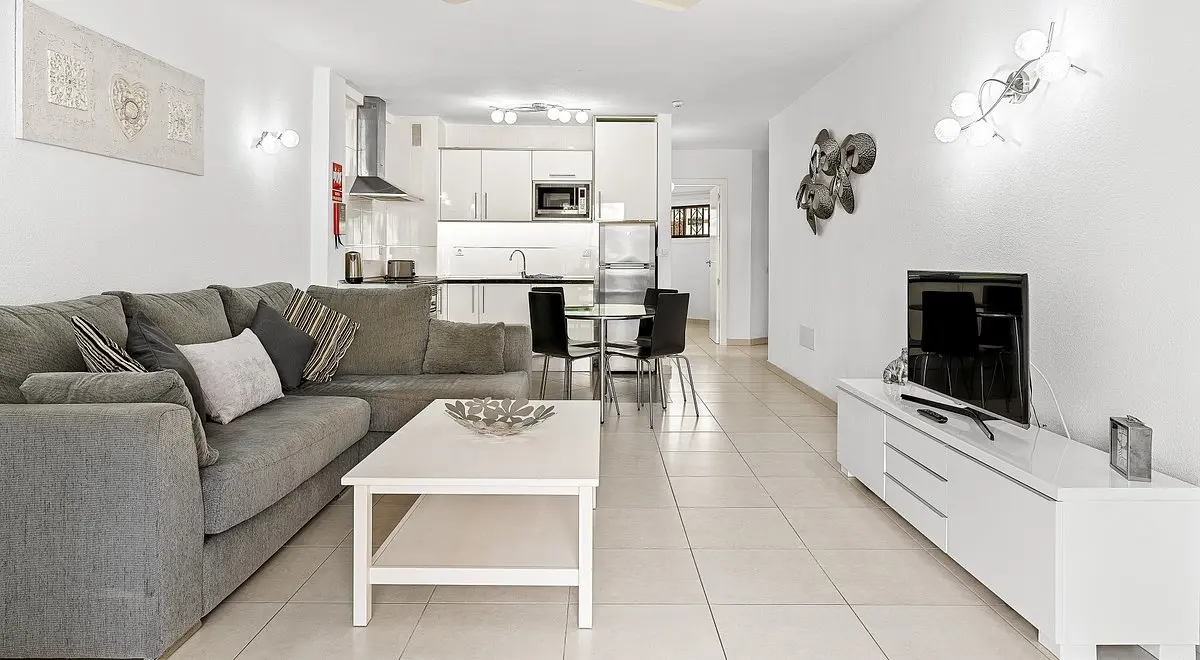 Paloma Beach Apartments gallery image 17