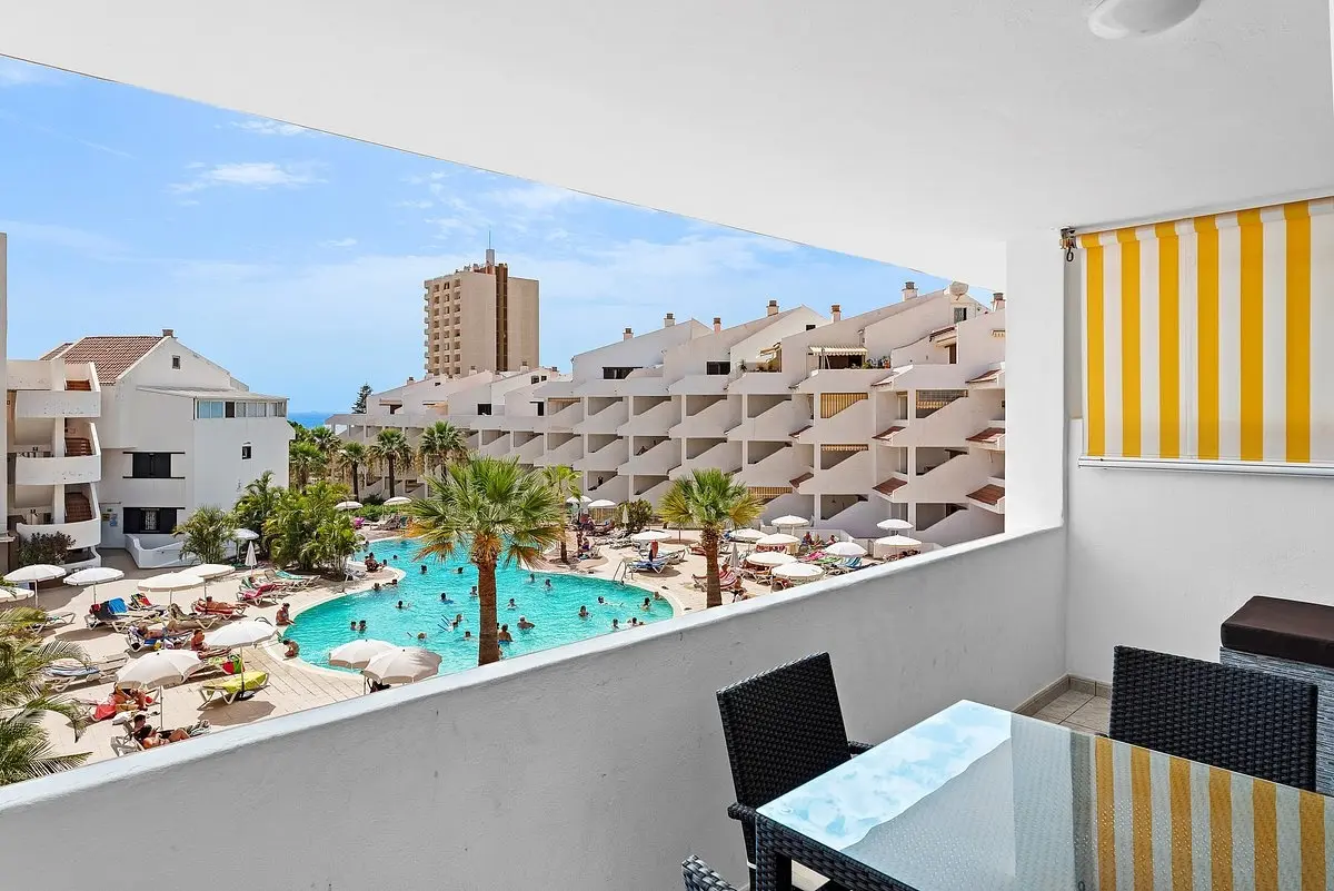 Paloma Beach Apartments gallery image 25
