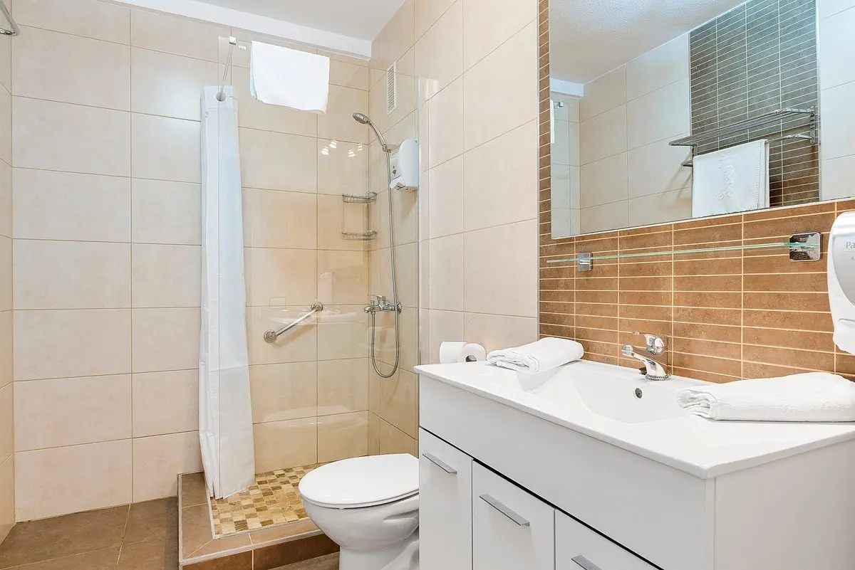 Paloma Beach Apartments gallery image 4
