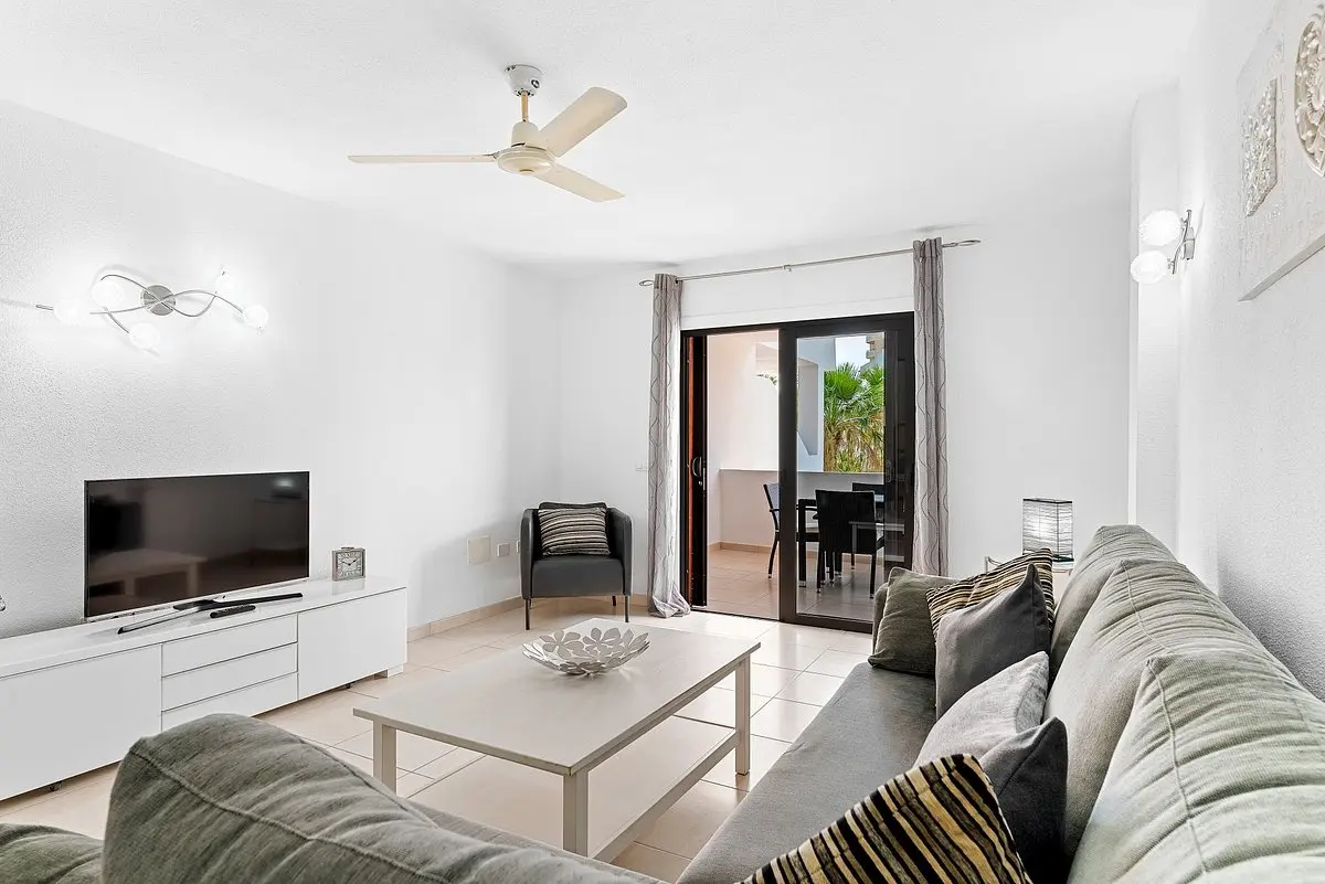 Paloma Beach Apartments gallery image 5