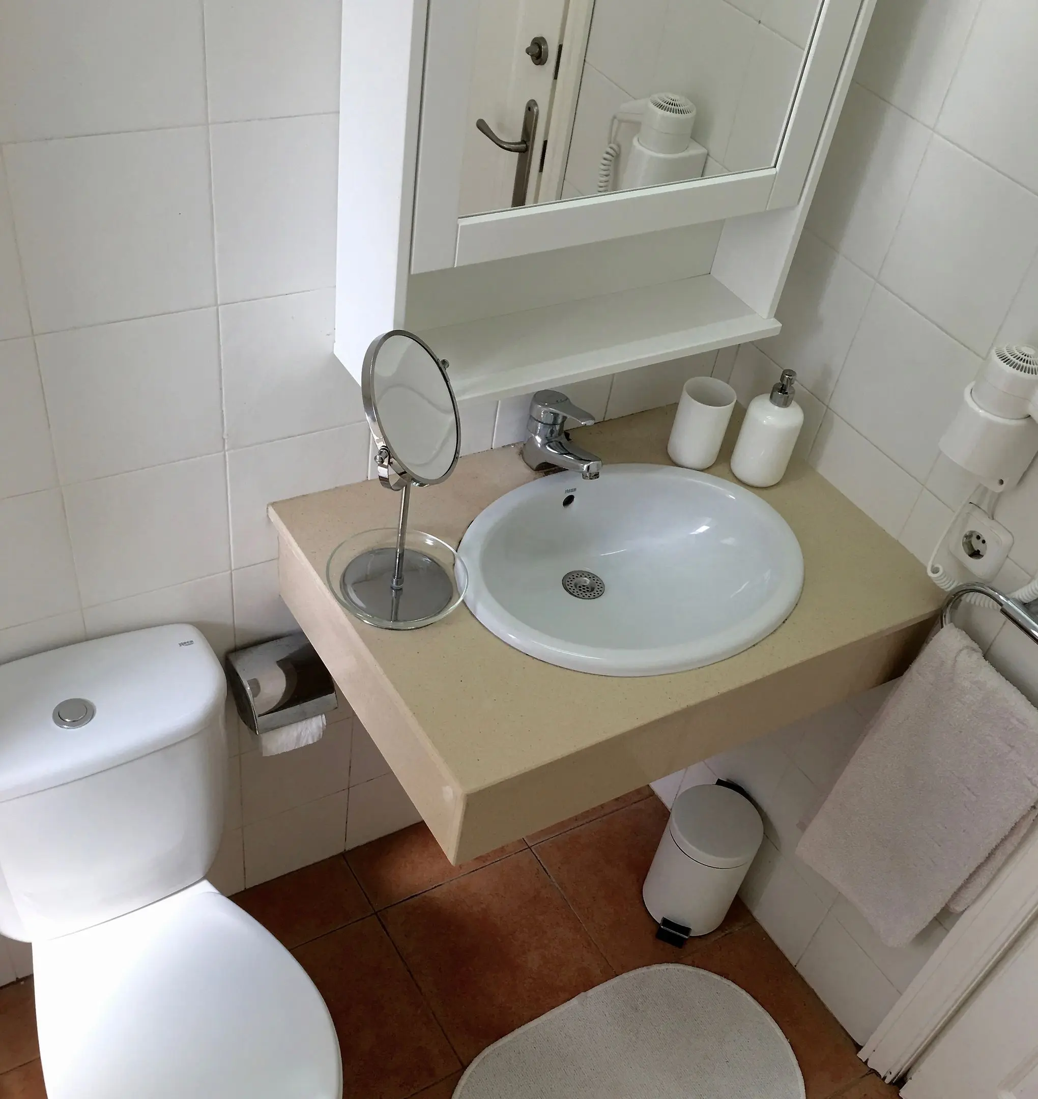 Desmais Apartments gallery image 14