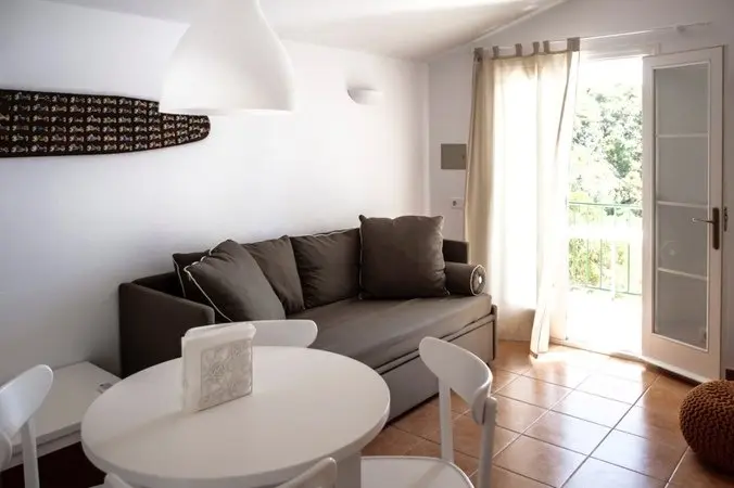 Desmais Apartments gallery image 21