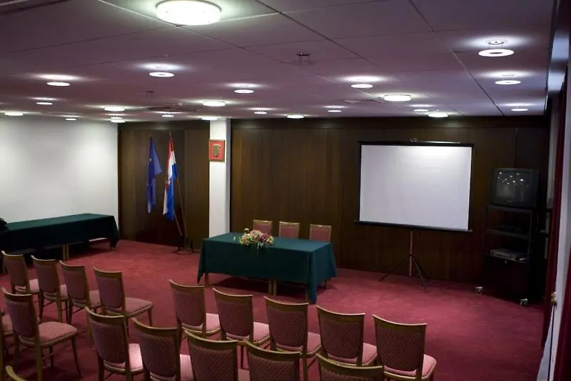 Lero Hotel gallery image 12