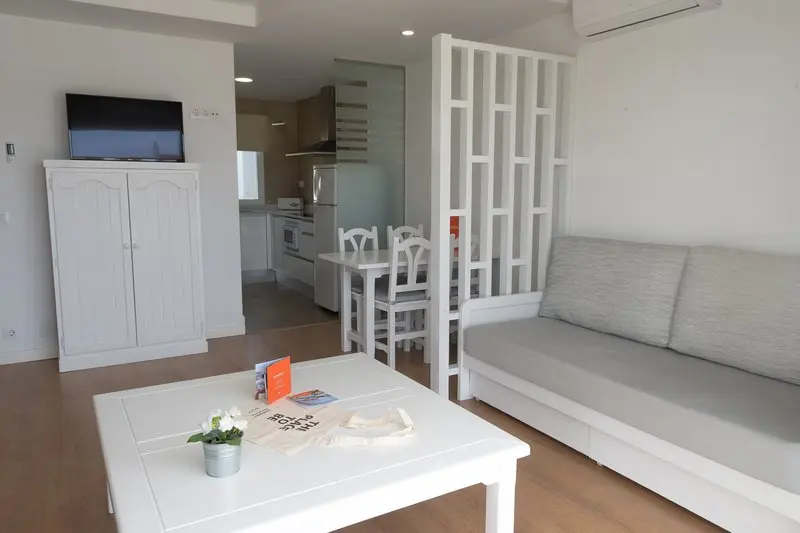 Los Naranjos Apartments gallery image 14