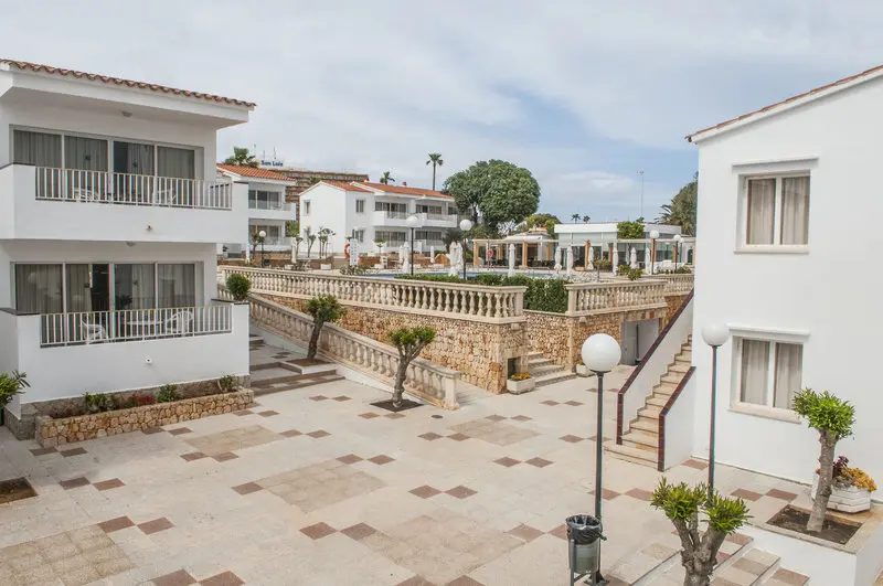 Los Naranjos Apartments gallery image 4