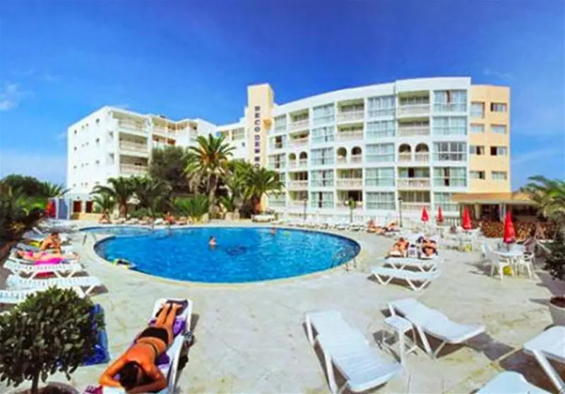 Reco Es Sol Aparthotel gallery image 3