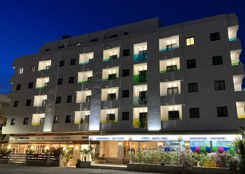 Poniente Playa Apartments gallery image 2