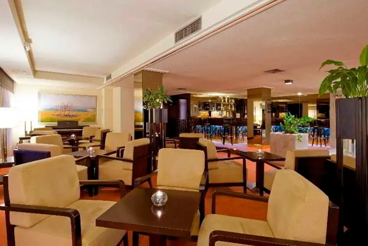 Hotel Royal Plaza gallery image 16