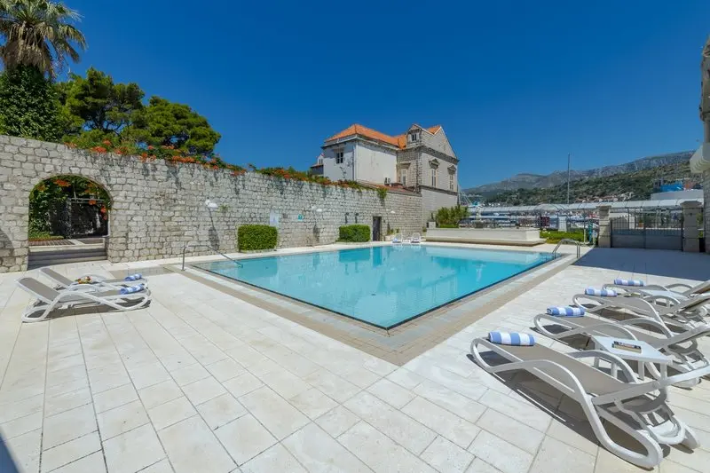 Lapad Hotel gallery image 1