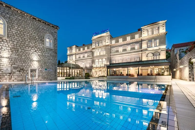 Lapad Hotel gallery image 2