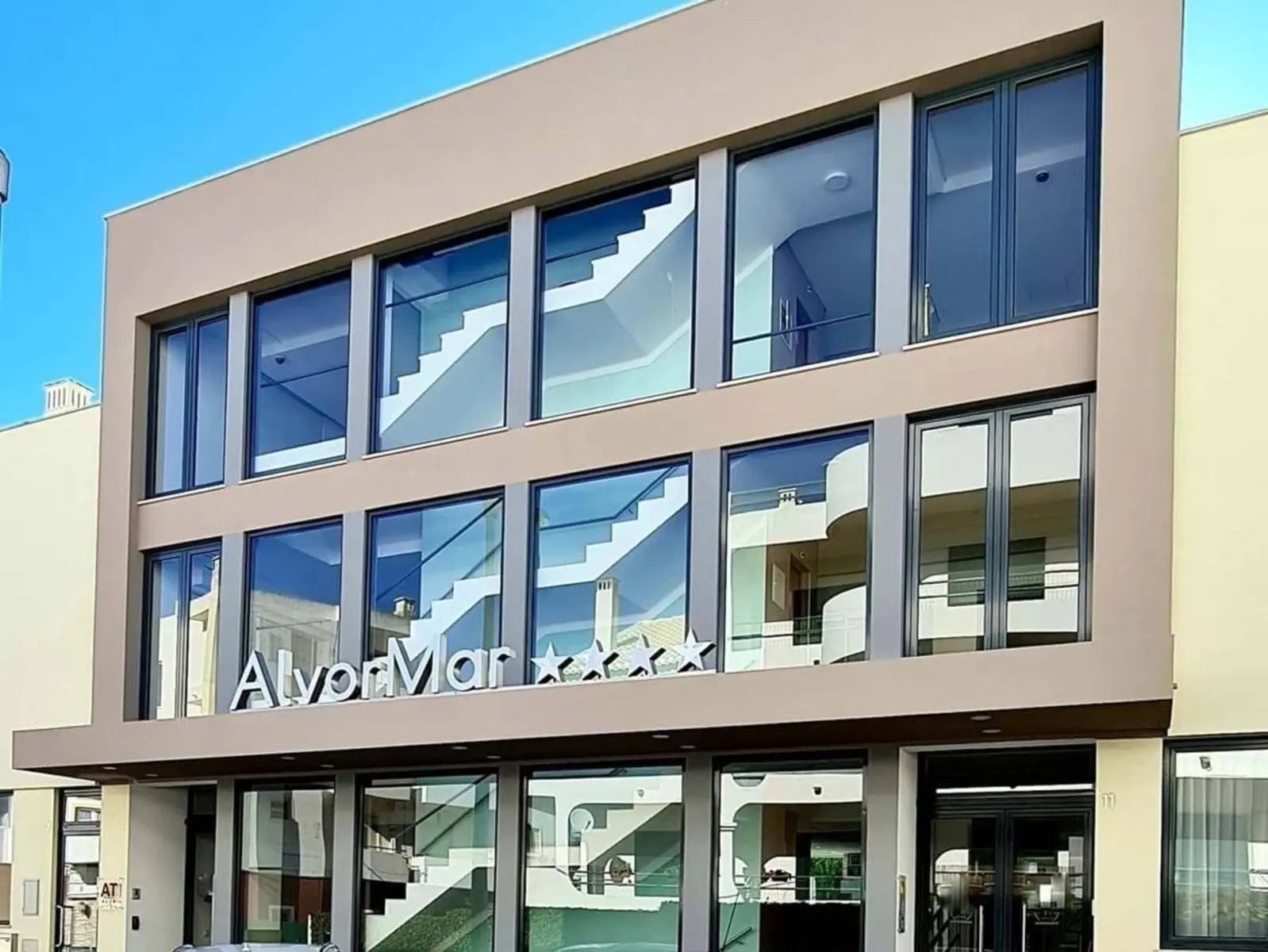 Alvormar Apartments gallery image 2