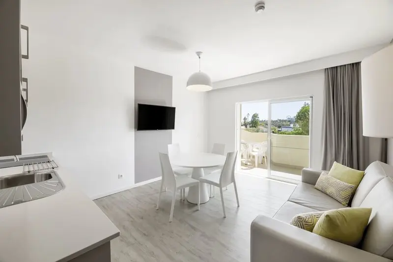 Alvormar Apartments gallery image 9
