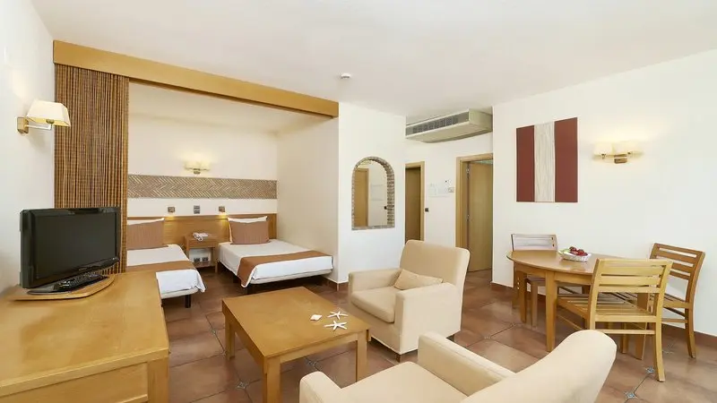 Oceanus Aparthotel gallery image 13