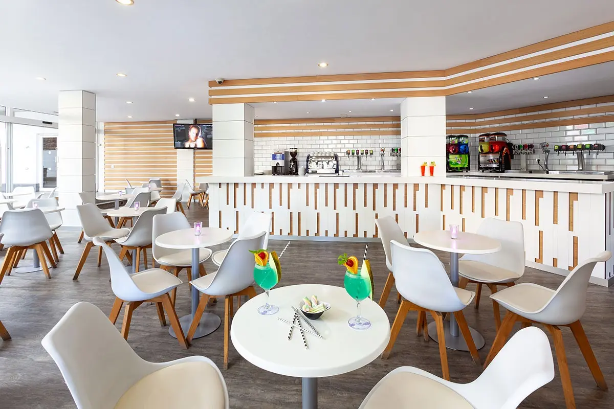 Playa Olid Suites & Apts gallery image 2