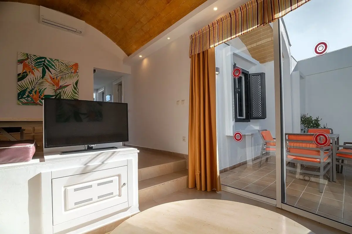 Cordial Biarritz Bungalows gallery image 5