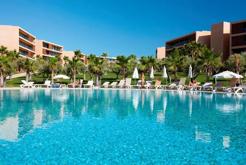 Salgados Vila Das Lagoas Apts gallery image 1