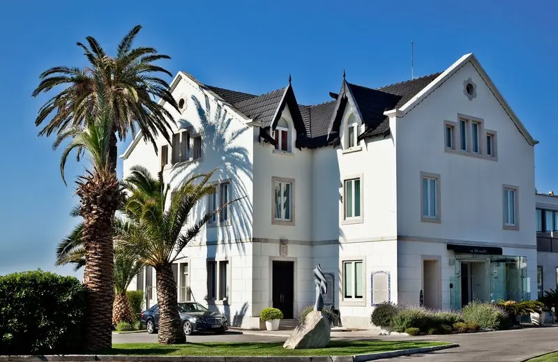 Farol Hotel gallery image 1