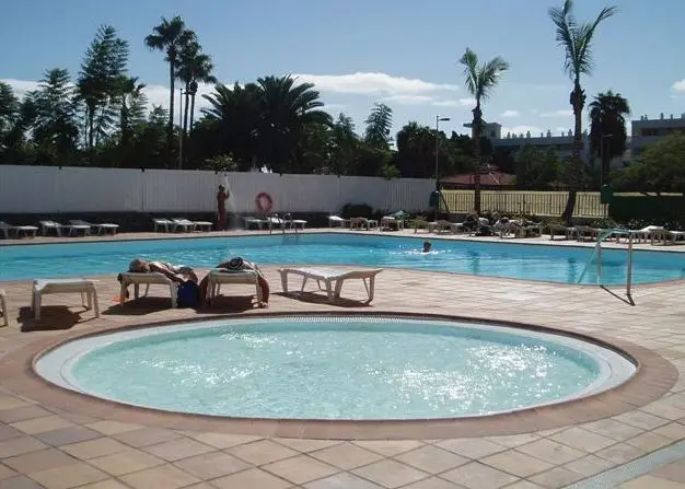 Axel Beach Apartments & Lounge