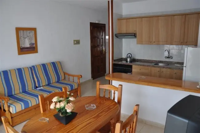 Las Floritas Apartments gallery image 3