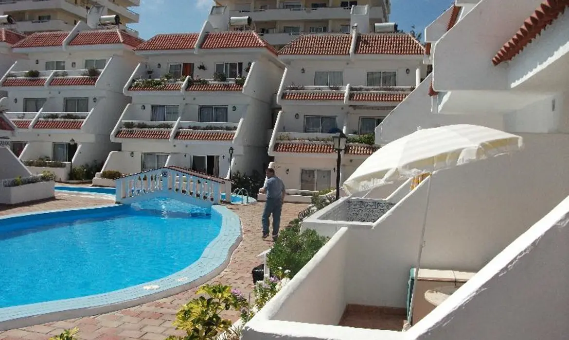 Las Floritas Apartments