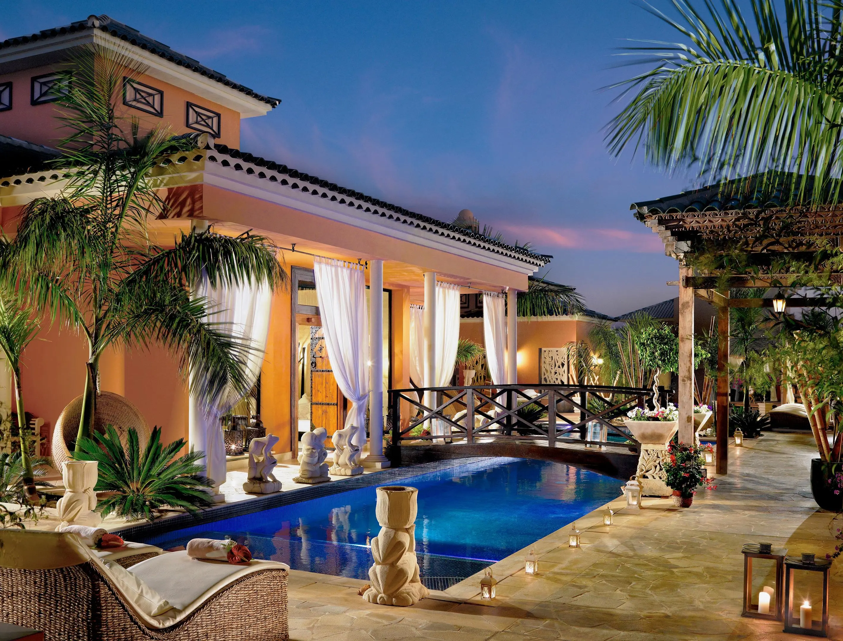 Royal Garden Villas Hotel