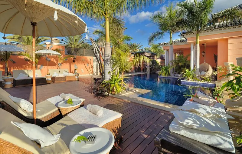 Royal Garden Villas Hotel gallery image 1