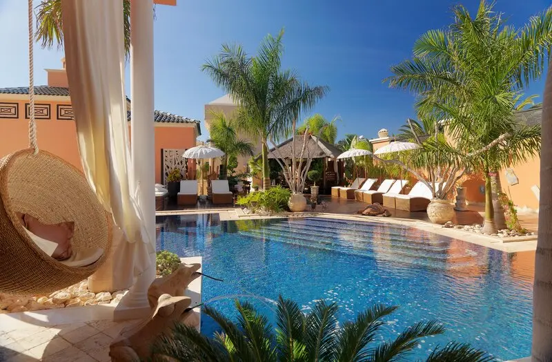Royal Garden Villas Hotel gallery image 2