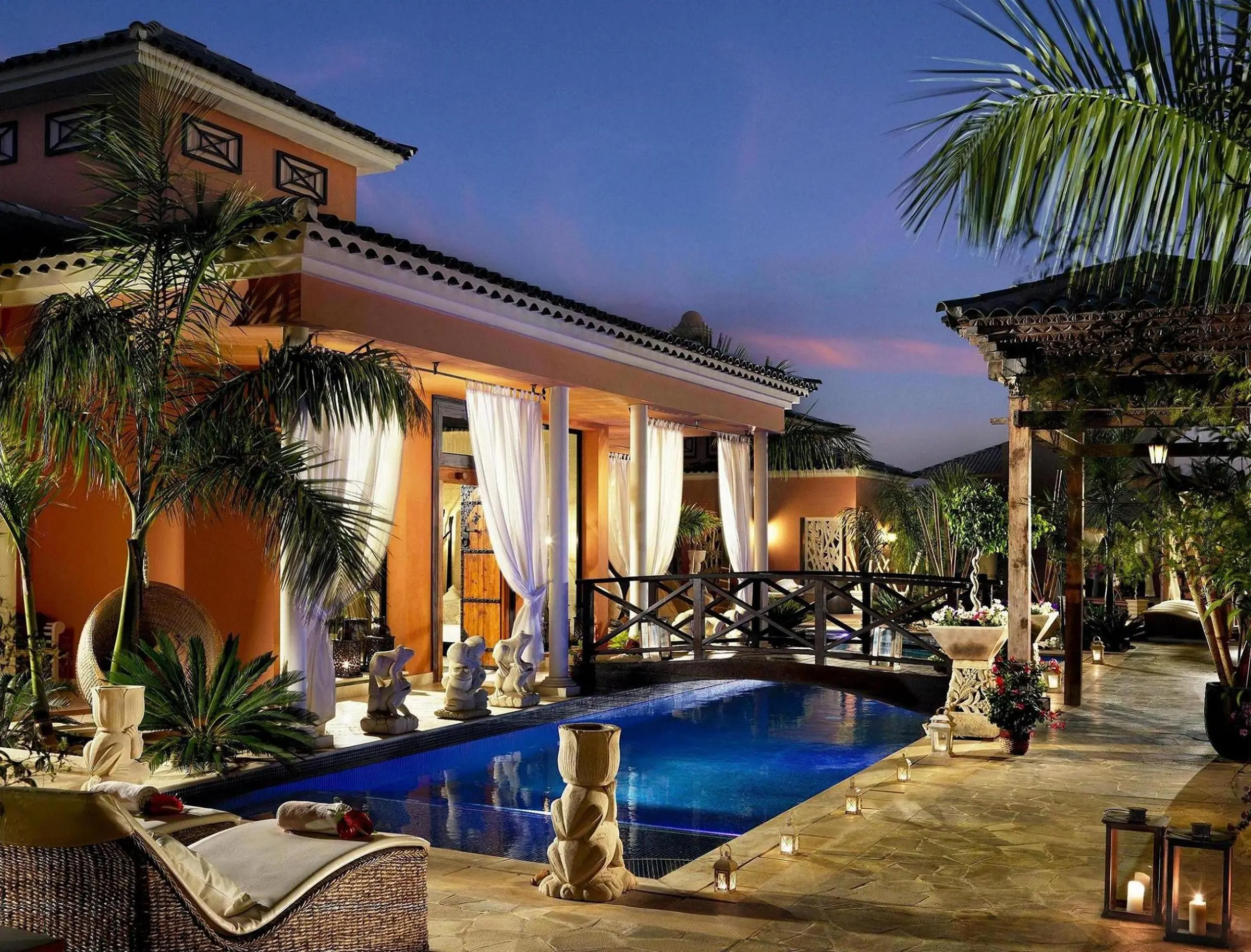Royal Garden Villas Hotel gallery image 3