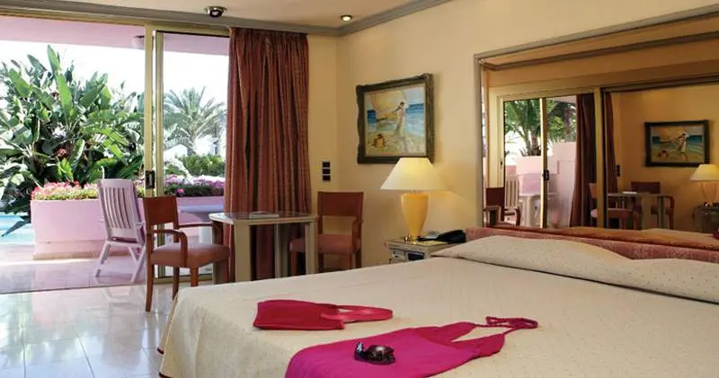 Sir Anthony Hotel gallery image 3