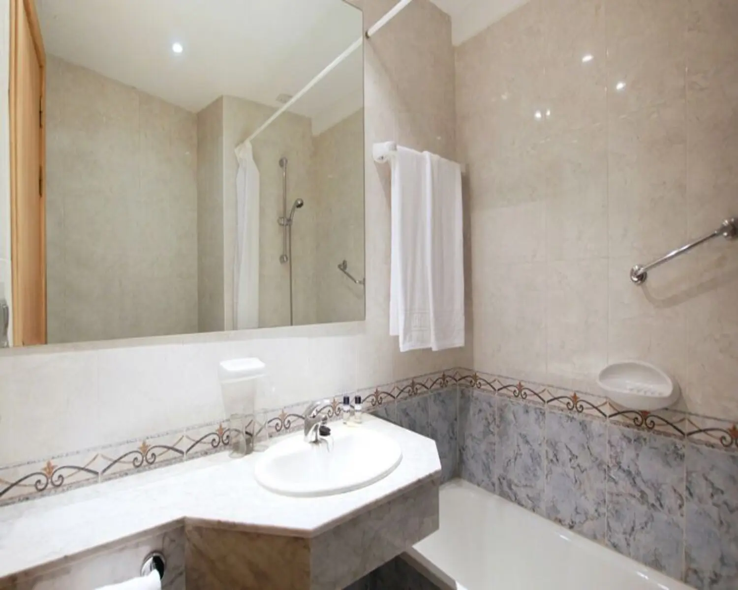 Med Playa Hotel Balmoral gallery image 18