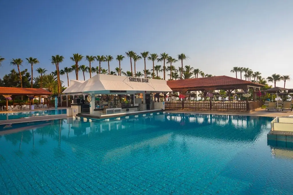 Cavo Maris Beach Hotel