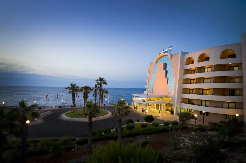Radisson Blu St Julian gallery image 13