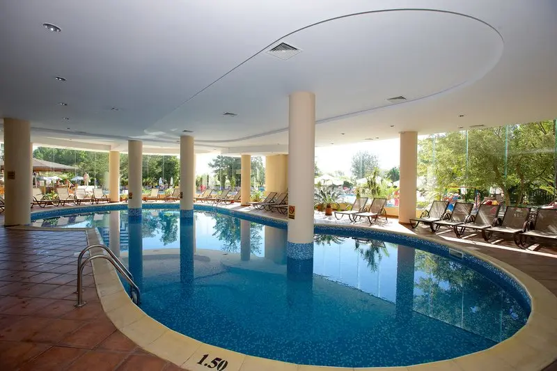 Tiara Beach Hotel gallery image 1