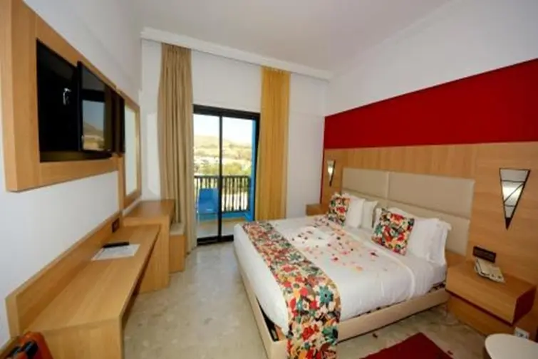 Oasis Hotel gallery image 12