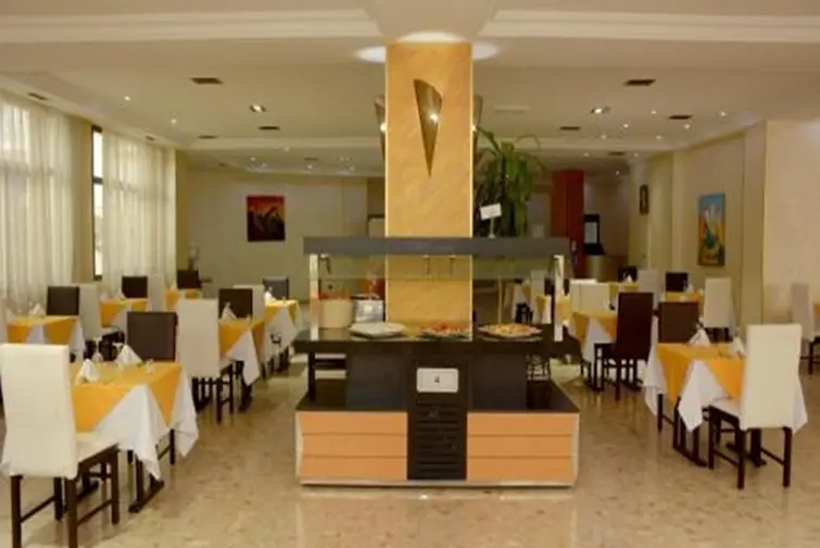 Oasis Hotel gallery image 14